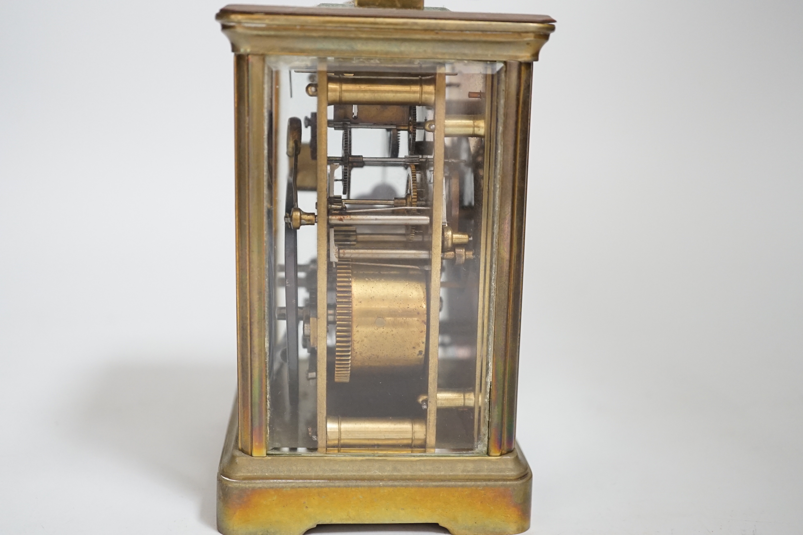A brass carriage clock, 15cm